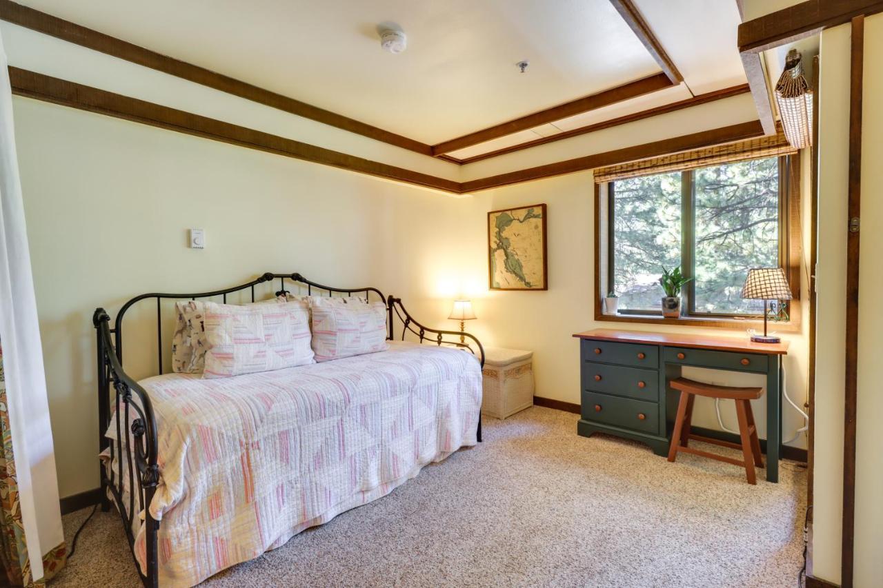 With Balcony 1 Mi To Trail! Incline Village