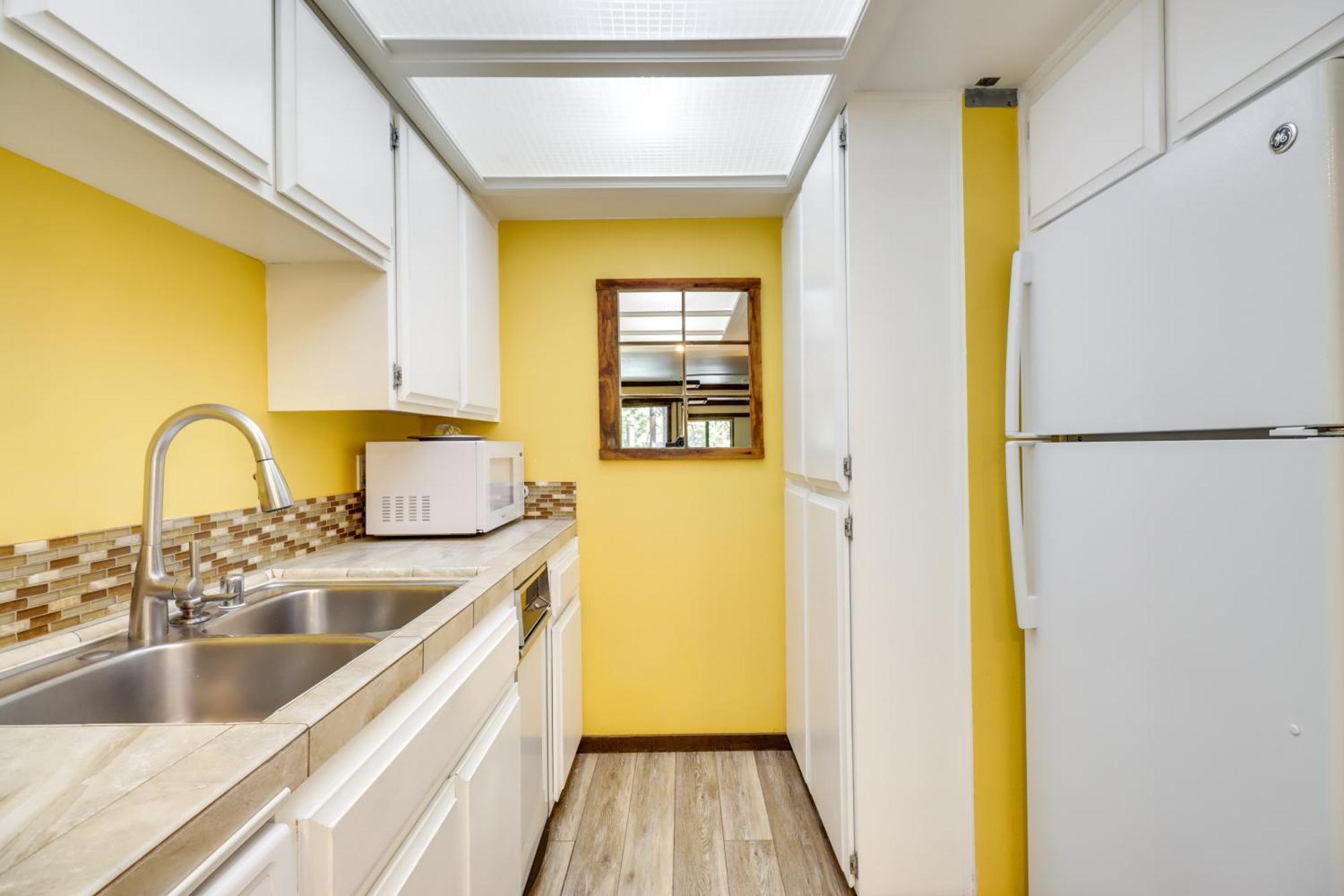 Apartment With Balcony 1 Mi To Trail! Incline Village